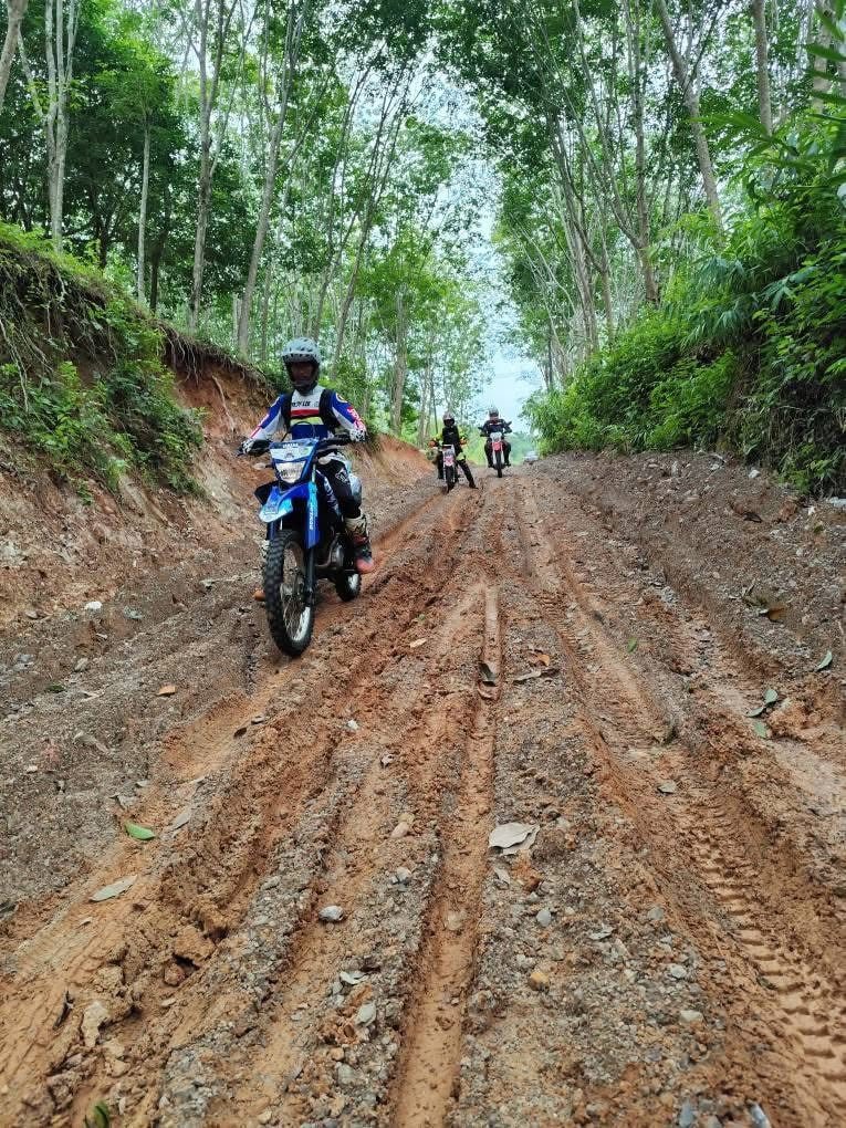 hard enduro muddy trail tour krabi 8