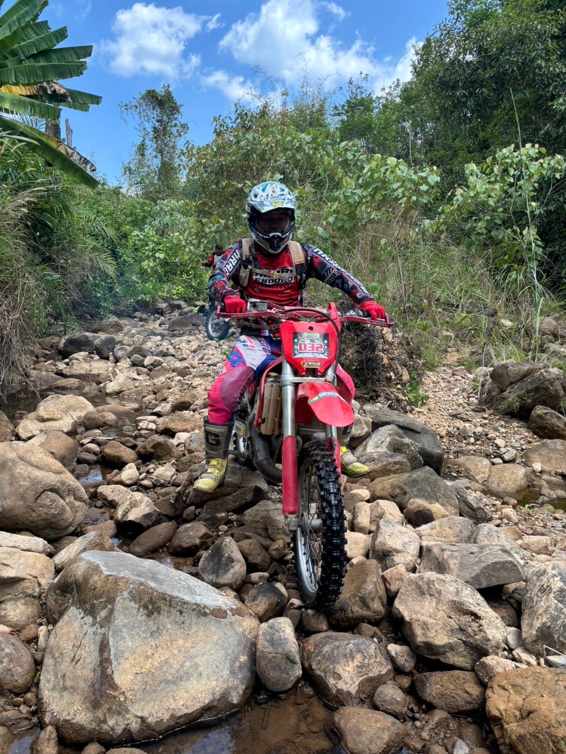 technical hard enduro riding krabi thailand 30